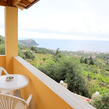 Nefeli'S Apartment Himare Exterior photo