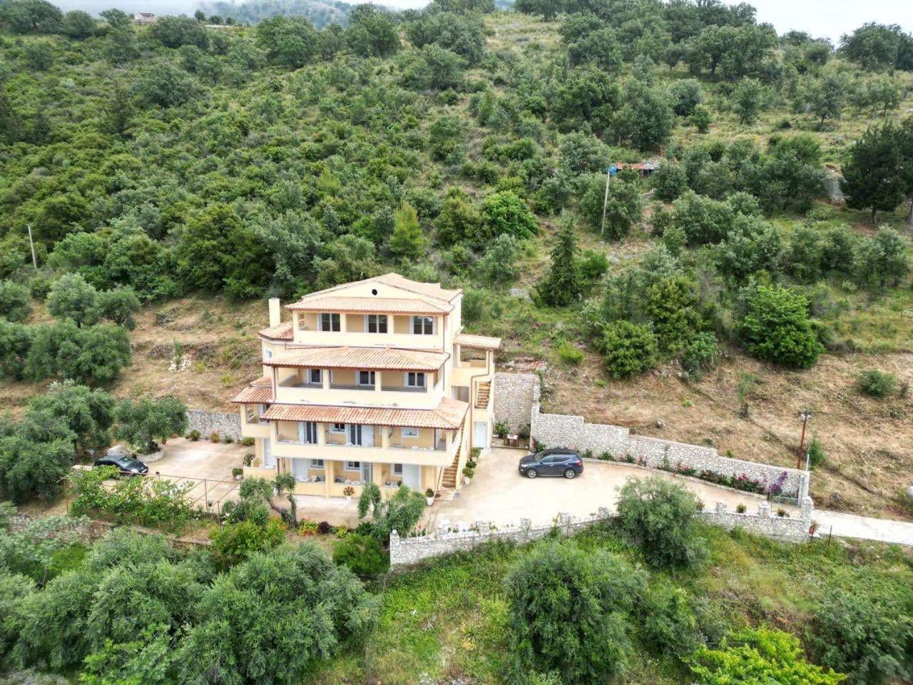 Nefeli'S Apartment Himare Exterior photo
